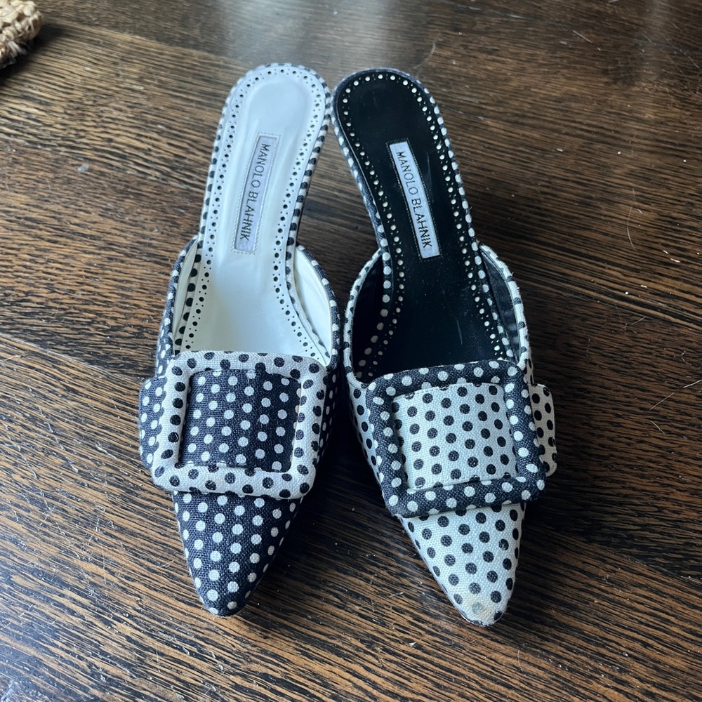 Manolo Blahnik 38 US Mules